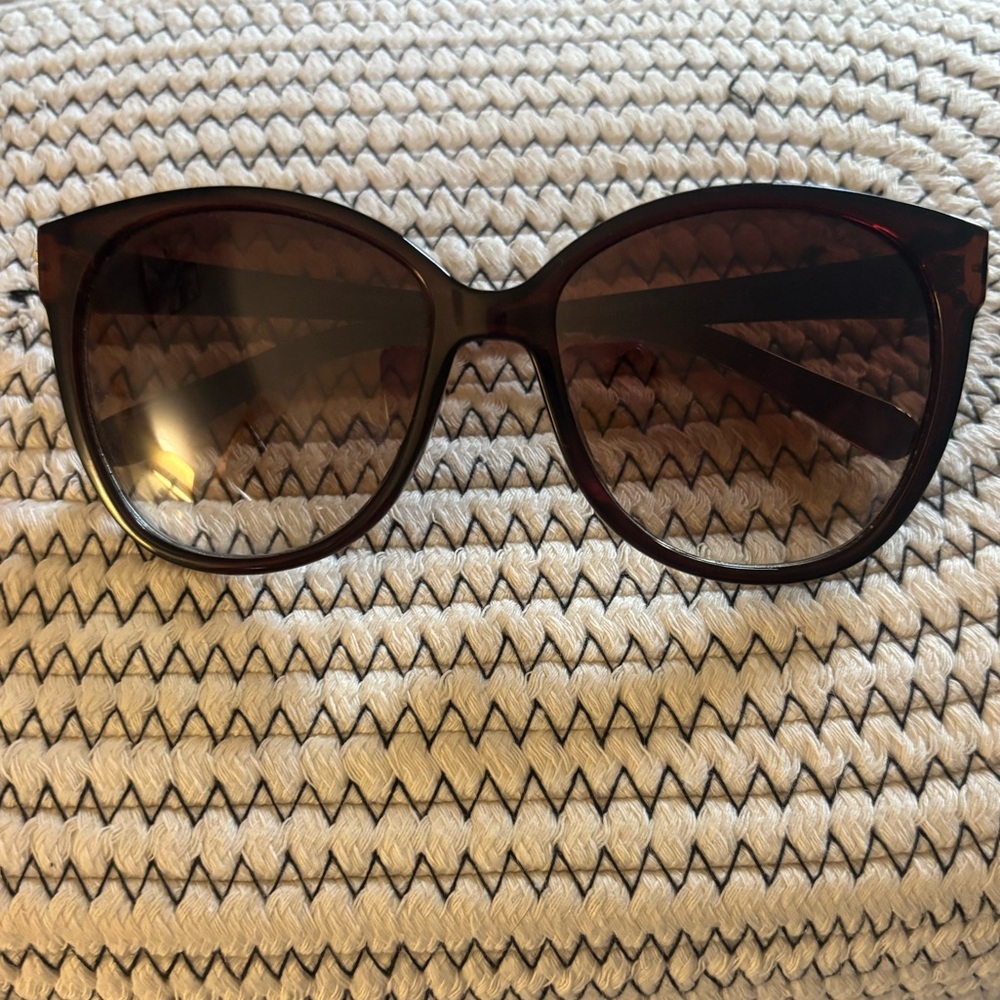 Tory Burch Elegant Brown Oversize Cat Eye Sunglasses